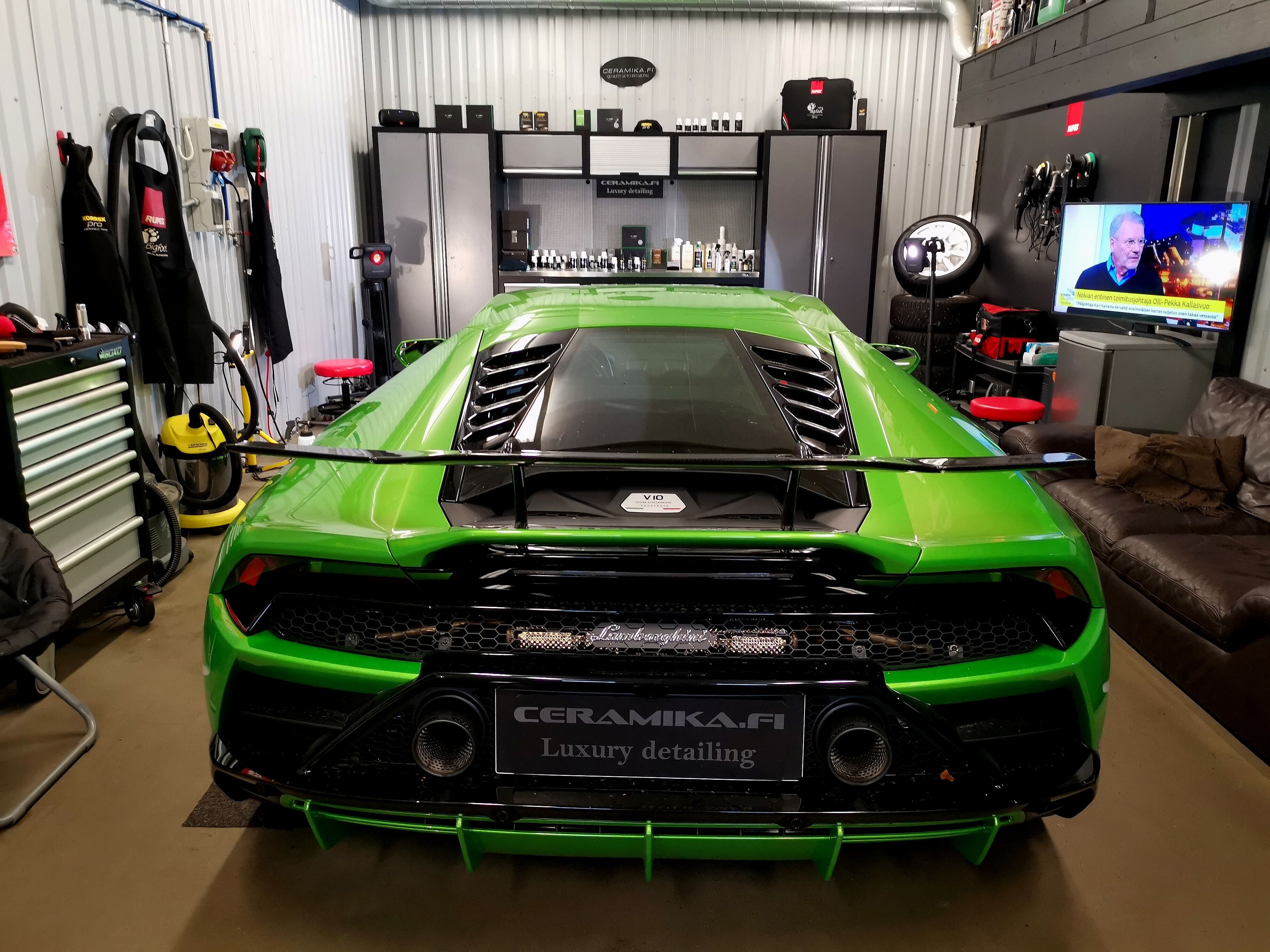 Lamborghini keraaminen pinnoitus – kestävä suoja ja vedenhylkivyys ammattilaisen käsittelynä